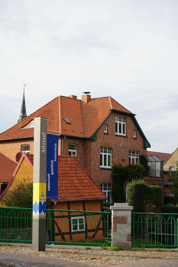 Ferienwohnungen Hafenblick Boizenburg Exterior photo